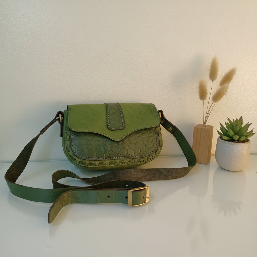 شنطة كروس لون زتوني   جلد طبيعي